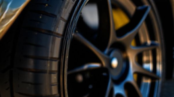 Top astuces pour sélectionner des pneus garantissant votre sécurité